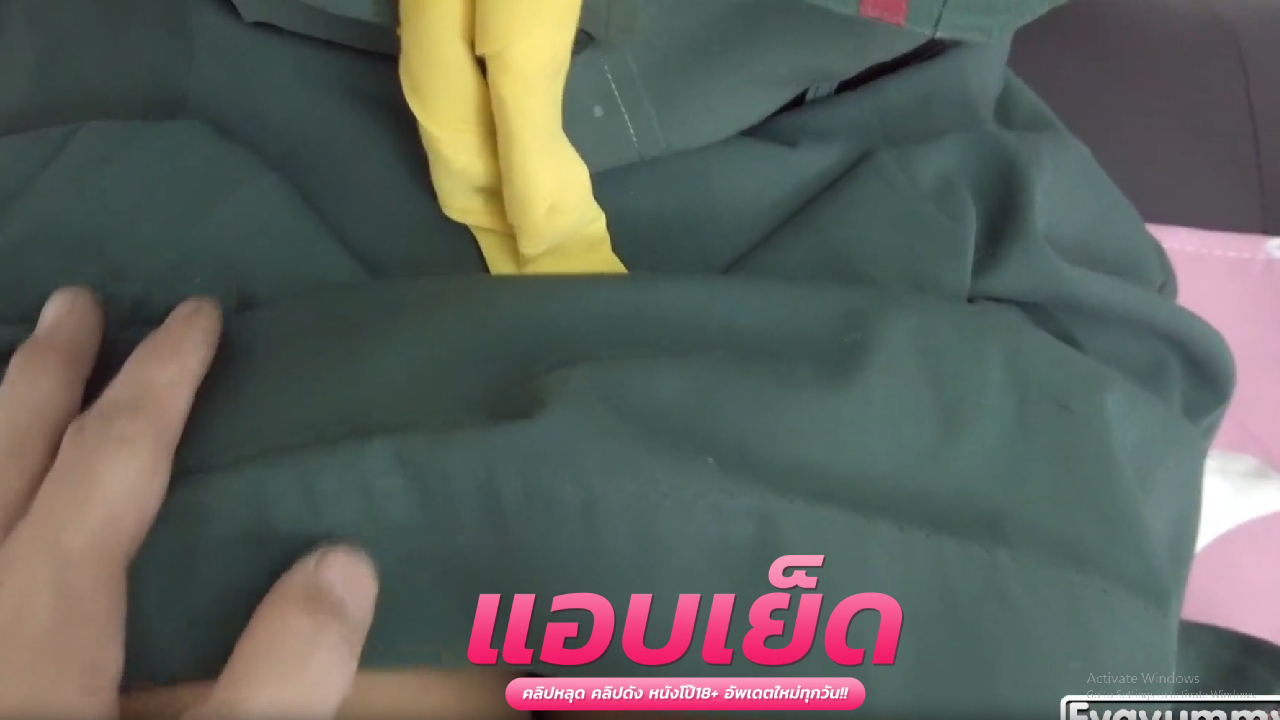 หนังxเนตรนารี  น้องสาวใส่ชุดเนตรนารีเงี่ยนหีมาหาพี่ชายขอให้ช่วยเย็ดเปิดซิงหน่อยโดนพี่ชายแหกหีเอาขาพาดบ่ากระแทกรัวๆจนน้ำแตก